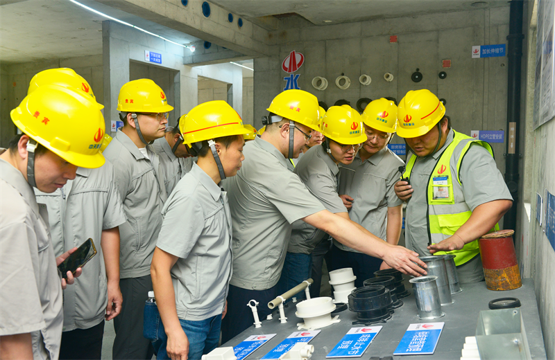 为进一步推进优质客户高效履约，提升交付品质、达成客户满意，2025年6月25日，人生就是博建设集团在上海组织召开2025年越秀地产、华润置业客户履约推进会。